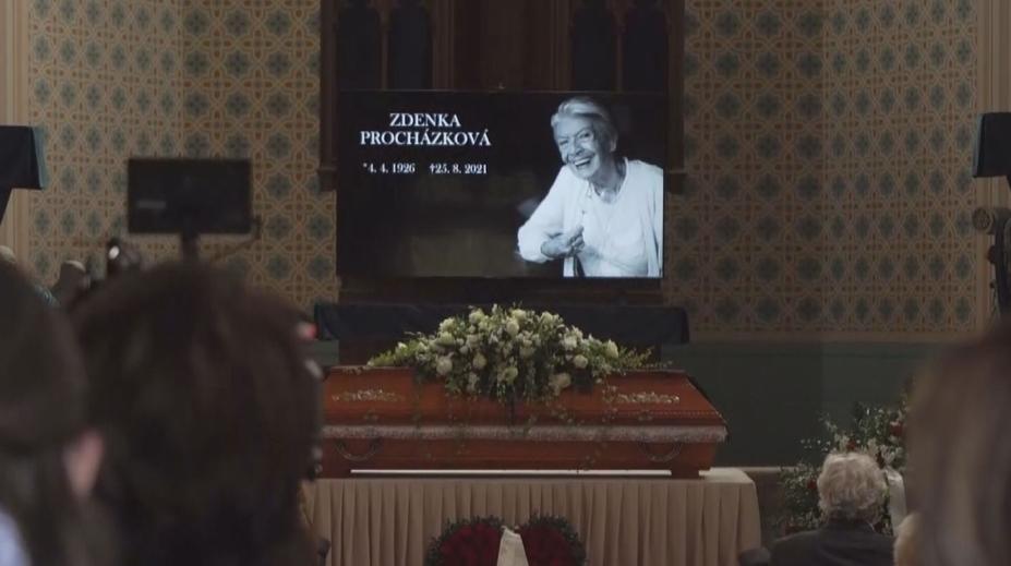 Poslední rozloučení se Zdenkou Procházkovou. Dorazili Renč i Zelenková