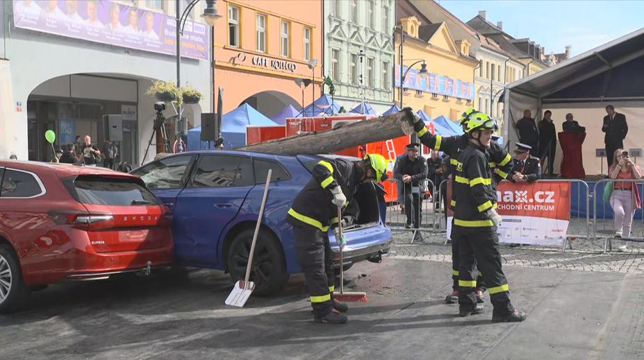 Hasiči z Česka i zahraničí míří do Chomutova. Čeká je mistrovství ve vyprošťování