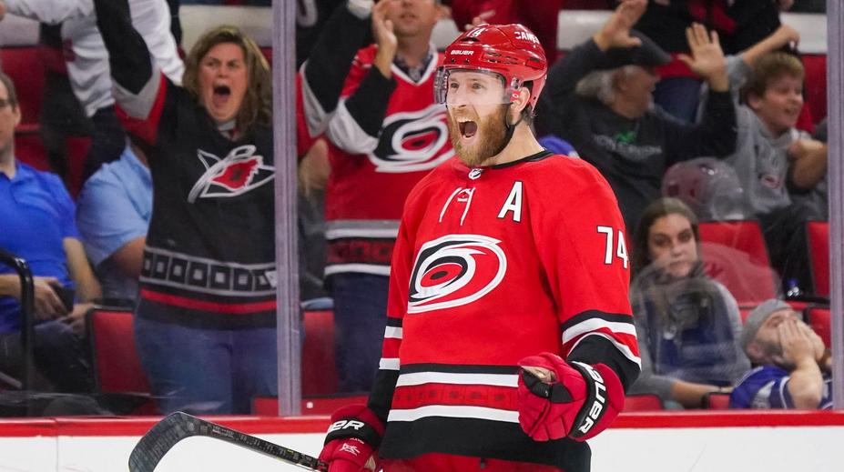 Trofej pro gentlemana NHL získal výjimečně obránce, neměl konkurenci