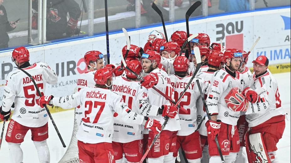 Třinec je v semifinále! Proti Hradci rozhodl až ve druhém prodloužení