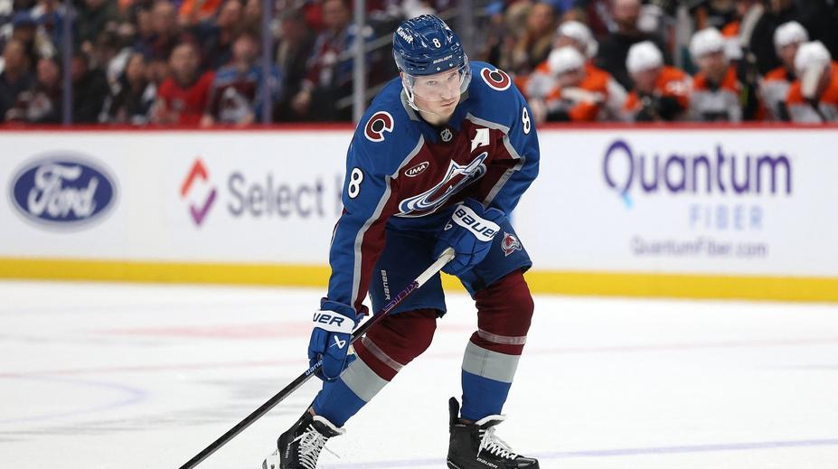 Hvězdný Kanaďan podepsal rekordní smlouvu. Stal se nejlépe placeným hráčem historie NHL