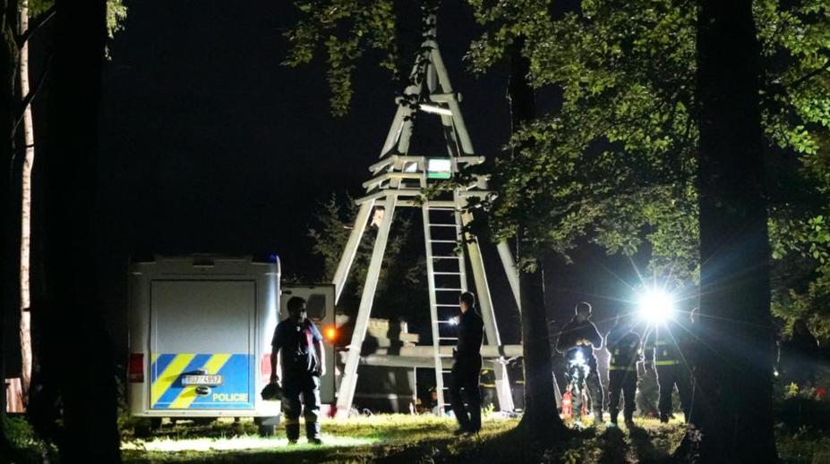 Pět lidí obviněno kvůli pádu plošiny na Děčínsku. Policisté případ stále vyšetřují