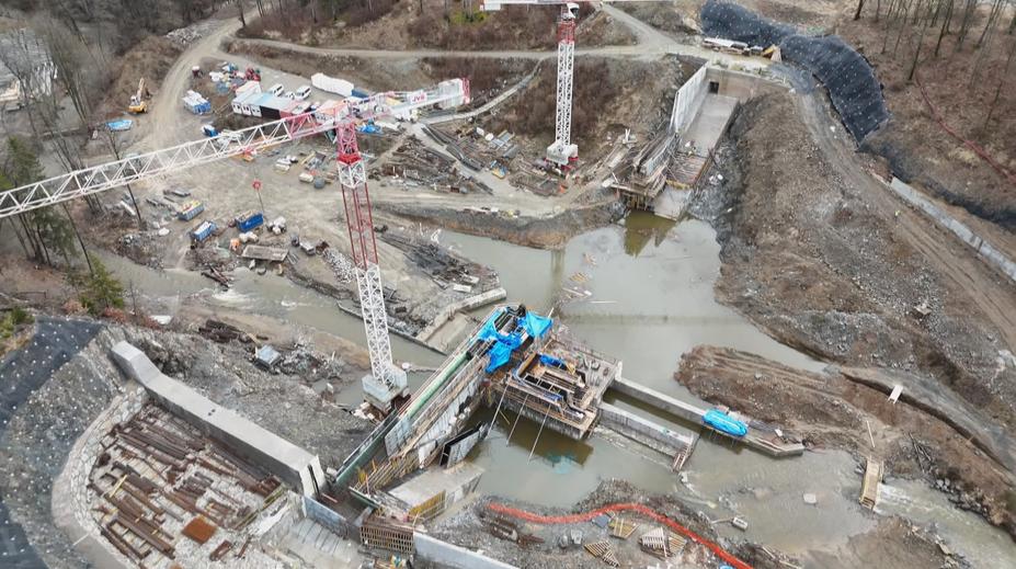 Povodně znovu potrápily Chrudimsko. Voda strhla i provizorní hráz