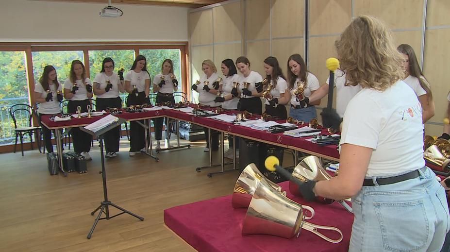 Na Vsetínsku vznikl neobvyklý hudební soubor. Muzikanti si vystačí se zvony