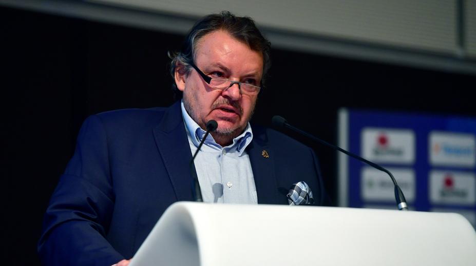 Král se opřel do Dědka: Kandidaturu stáhl, protože je sám trestně stíhán. ČSLH přitakává