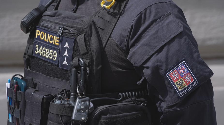 V pražské směnárně zmizel z trezoru milion a půl. Podezřelí ujeli na koloběžkách