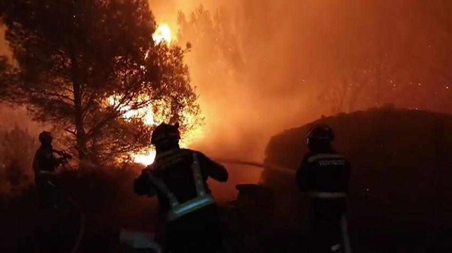 Chorvatský ostrov Brač zasáhl další požár. Stovky lidí museli evakuovat