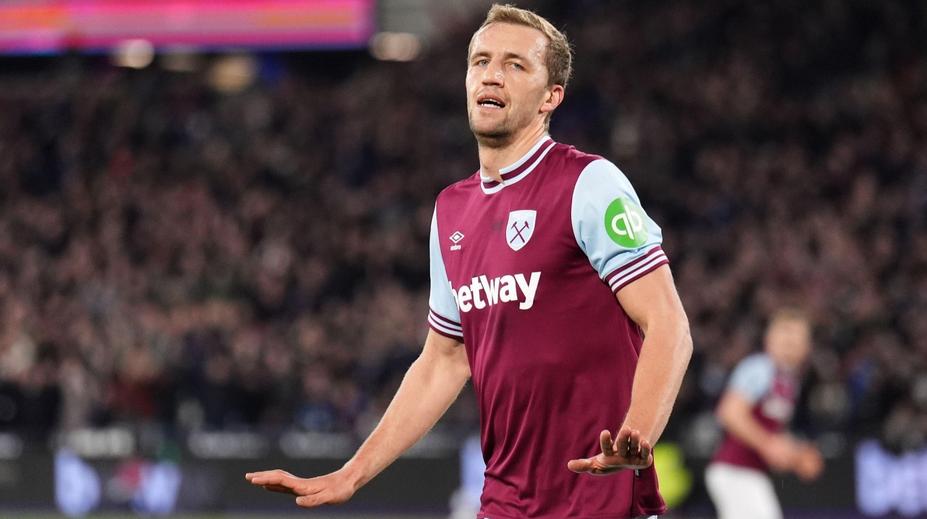 Součku, uříznu ti obličej. Českému hráči na ulici před derby vyhrožoval muž