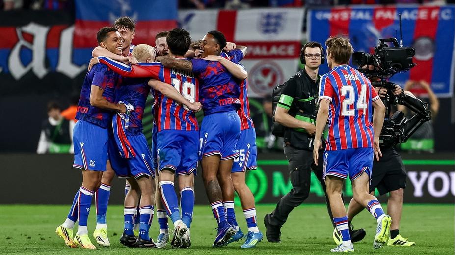 Finále rozsekl Francouz Mateta. Crystal Palace slaví historický triumf
