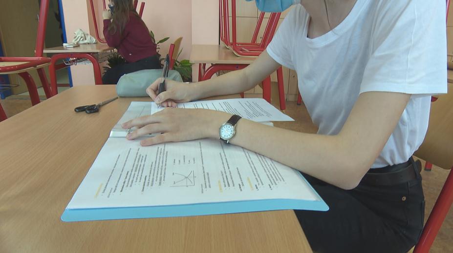 Maturanti jsou stále v nejistotě! Dohady o podobě zkoušek nekončí