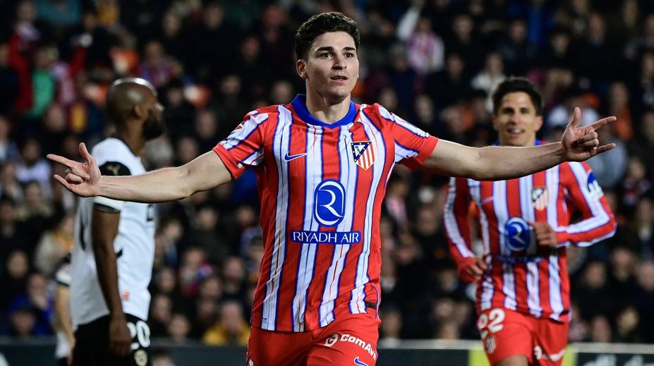 Álvarez zařídil výhru Atlética. Barcelona je zpátky v čele LaLigy
