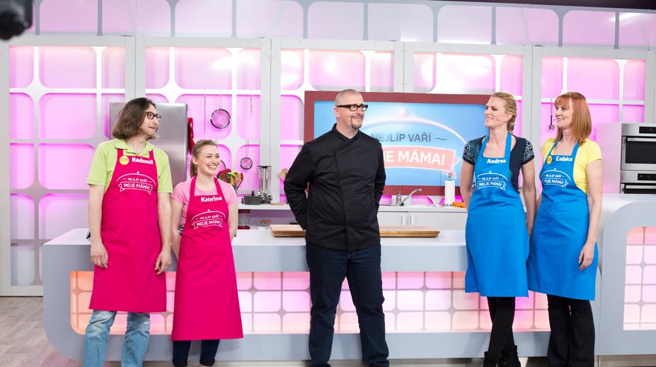 Na jednu řvali, druhá se opařila: Kuchařská show bude stát za to