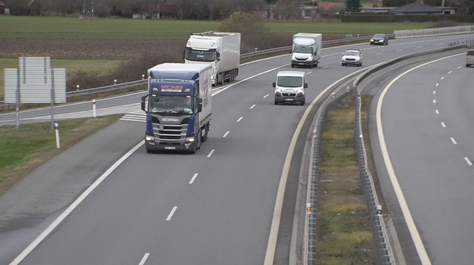 Chystá se první úsek, kde bude povolená rychlost 150 km/h. Bude měřit 50 km