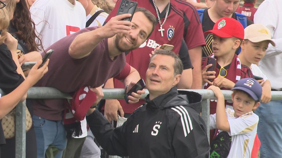 Priske jako rocková hvězda. Je hezké slyšet, že vás fanoušci milují, směje se