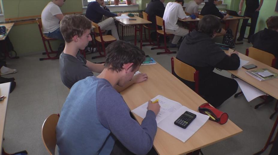 V Česku začaly maturity. Skládá je rekordní počet studentů