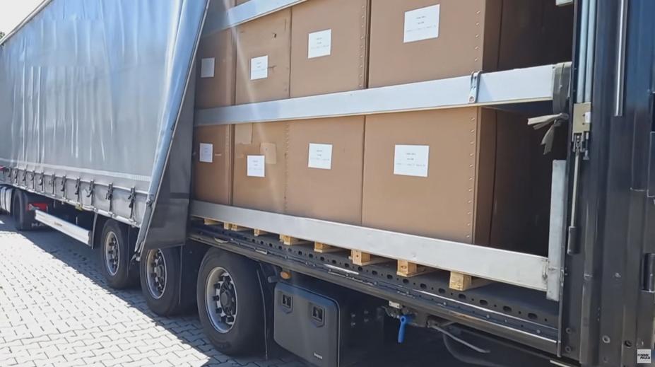 Celníci odhalili daňový únik za desítky milionů. Kamion s tabákem zadrželi náhodou
