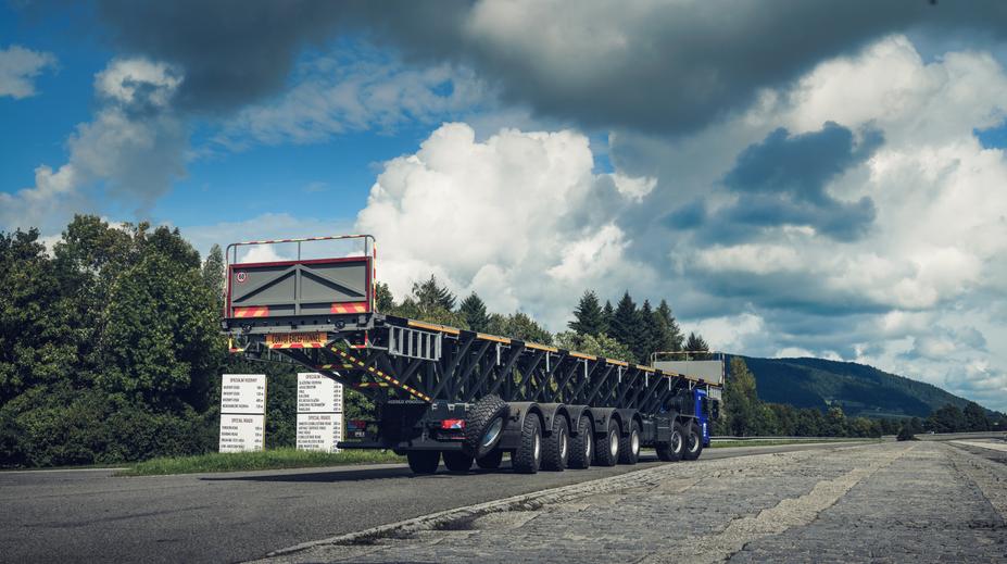 Nejdelší Tatra na světě jezdí v Ostravě. Delší auto v Kopřivnici nikdy nepostavili