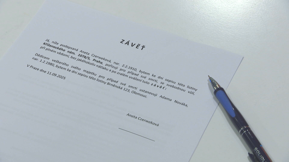 Závěť může pozůstalým ušetřit hádky. Soud uznal i poslední vůli na podtáccích