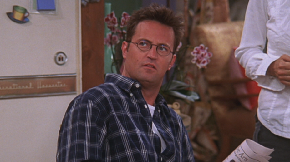 Matthew Perry jako sarkastický Chandler. Připomeňte si jeho nejlepší hlášky z Přátel
