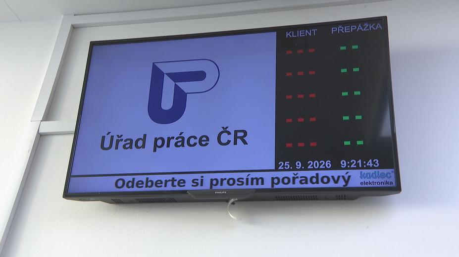 Vyplácení superdávky provází problémy. V listopadu ji dostanete, slibuje Juchelka