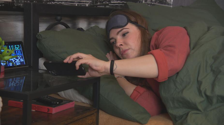 Kdo párkrát odloží budík, je přes den méně unavený, ukazuje nová studie