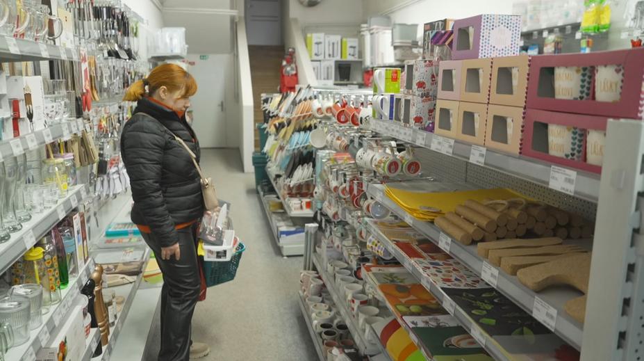 Prodejny v menších městech krachují. Zákazníky čím dál víc lákají velká centra