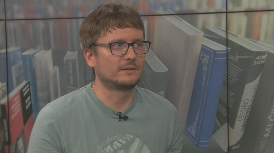 Mnoho lidí má k hororu předsudky, říká spisovatel Štefko. Snaží se jít proti trendům