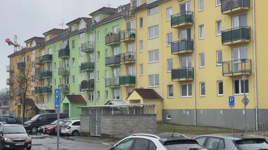 Pokud by ČNB ignorovala nárůst inflace, rostly by úrokové sazby ještě víc, říká ekonom