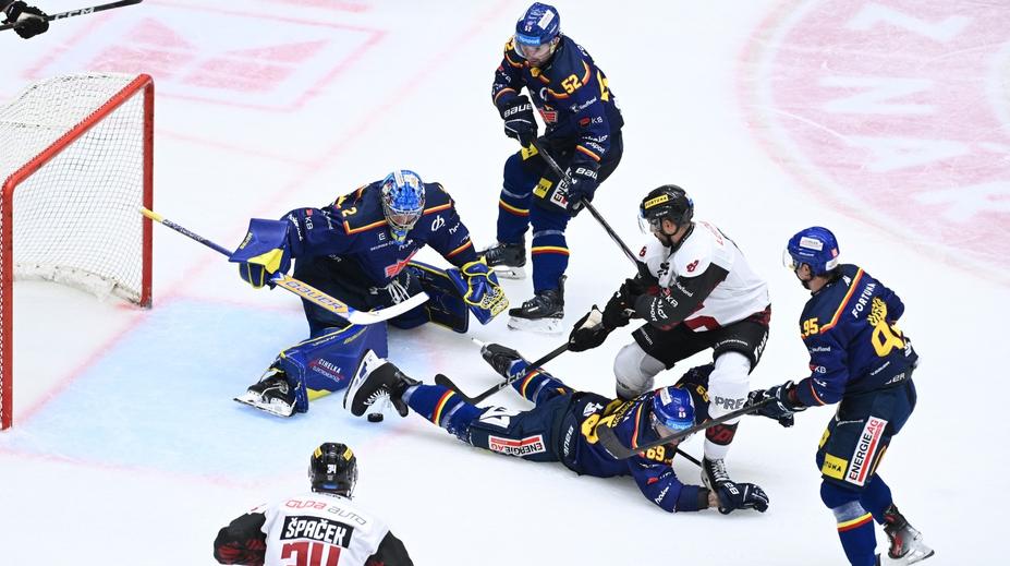 47 gólů v prvním extraligovém kole atakovalo rekord, Třinec s Dynamem svůj dorovnaly