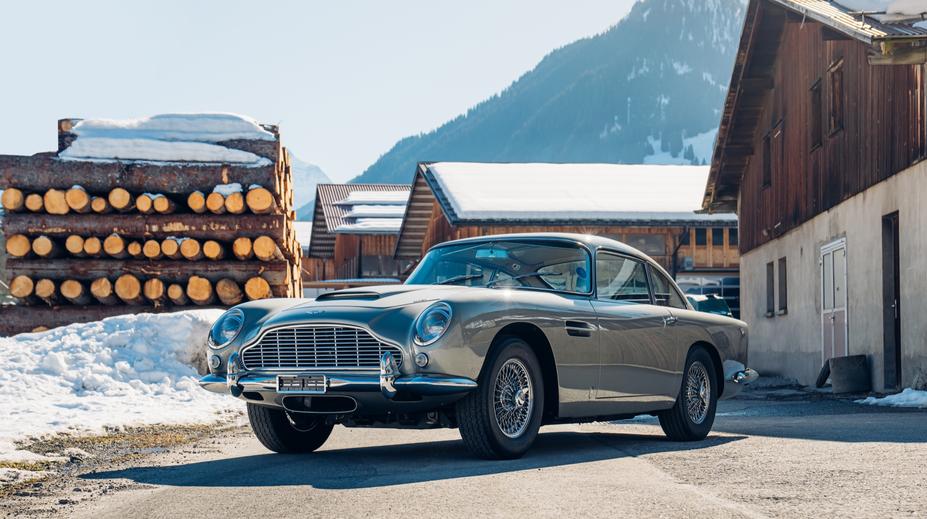 Tohle auto miloval James Bond i Sean Connery. Jeho vzácný Aston Martin je na prodej