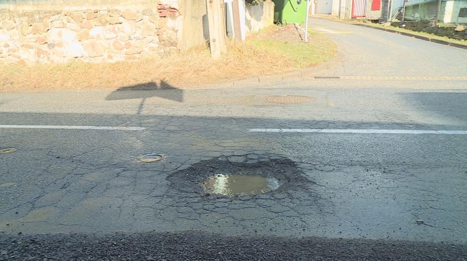 Silnice v Česku jsou plné děr. Když si zničíte auto, máte nárok na odškodnění