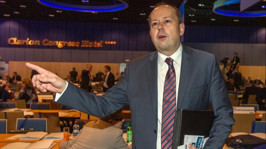 Kriminalisté navrhli obžalovat tři lidi kvůli financím VZP, jedním z nich je exposlanec Šnajdr