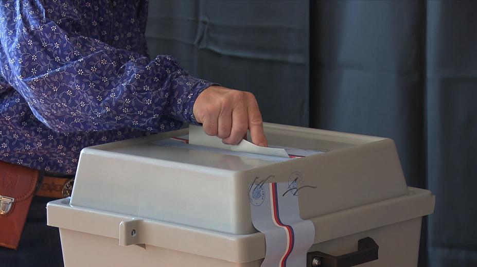Volební kalkulačka a inventura hlasování: Srovnejte si své názory s postoji stran a politiků