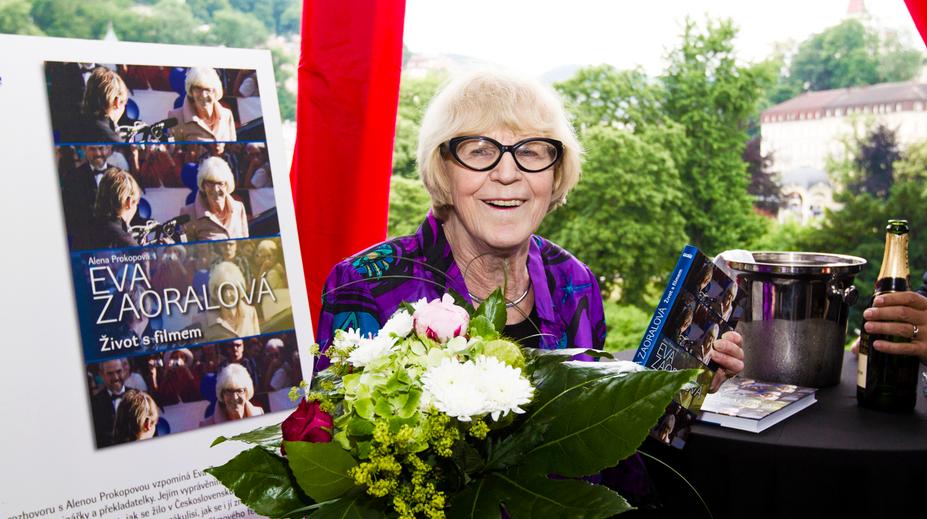 Velká ztráta pro karlovarský festival. Zemřela Eva Zaoralová (†89)