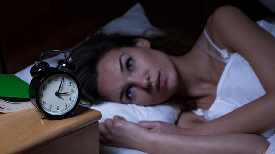 Experti radí, jak se lépe vyspat během horkých nocí. Jedné věci se rozhodně vyhněte