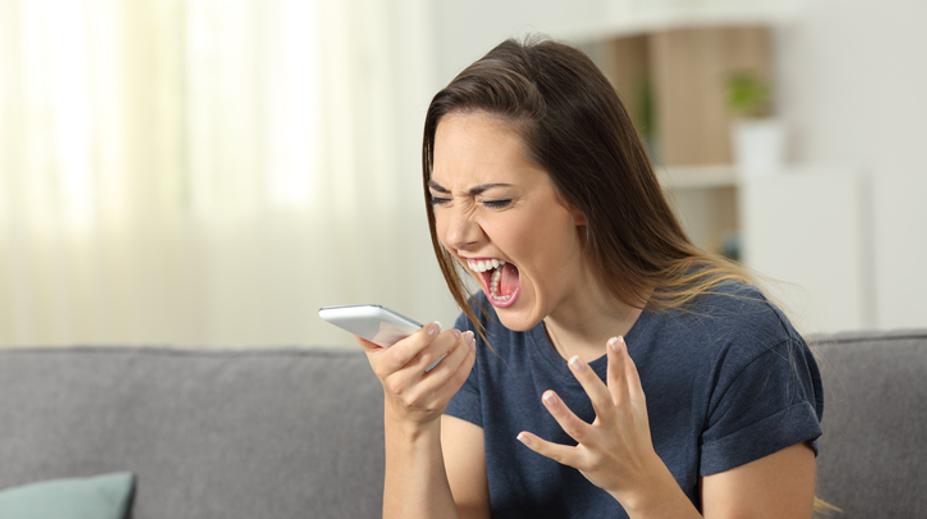 Česko začíná vypínat 3G síť, lidé se staršími telefony přijdou o internet