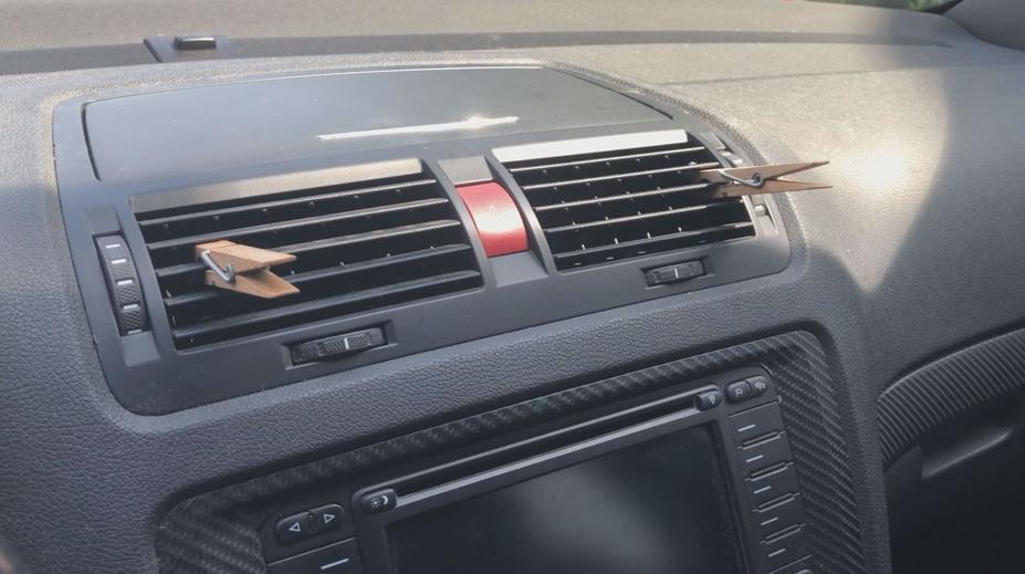 Lidé si začali do aut dávat kolíčky na prádlo. Důvod vás překvapí