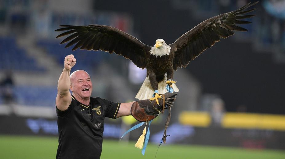 Lazio vyhodilo sokolníka, chlubil se perverzními fotkami penisu