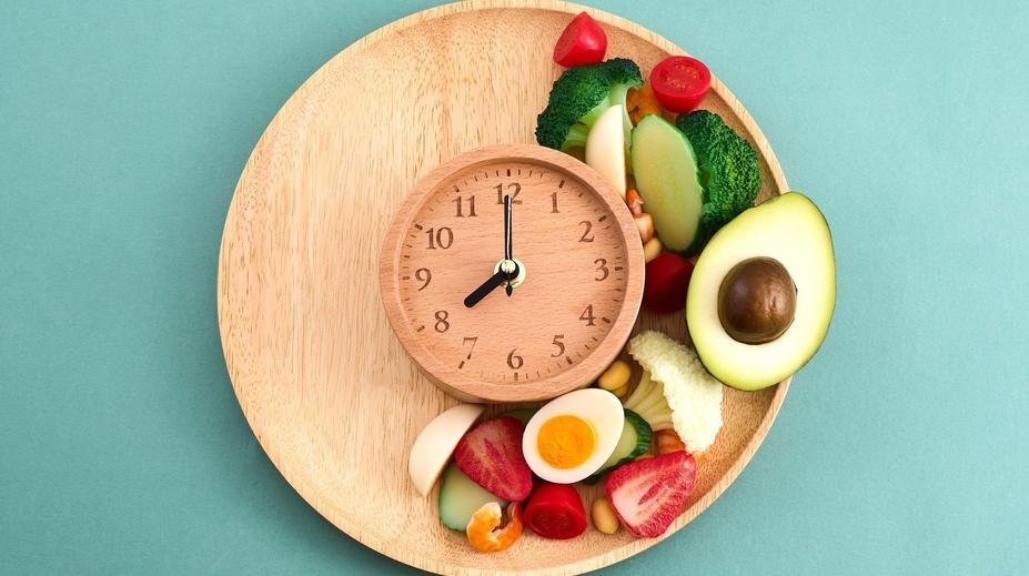 Může čas jídla prodloužit život? Podle výzkumu ano. Ptejte se nutriční terapeutky