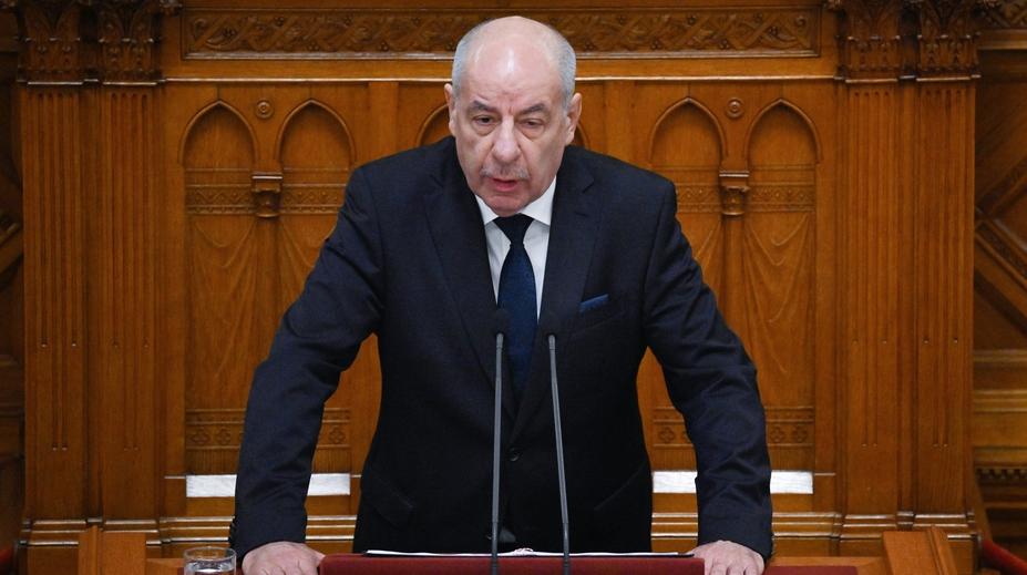 Maďarský prezident podepsal svůj konec. Mluví o útoku na demokracii