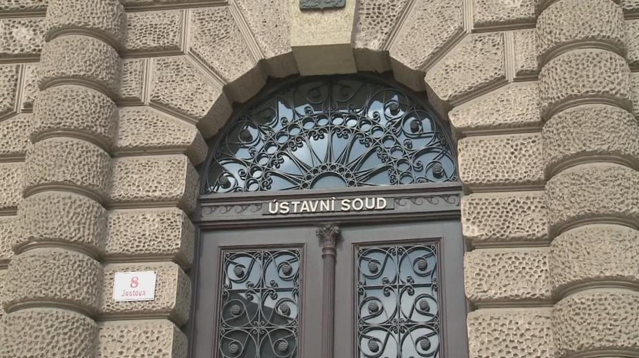 Obce žádají spravedlivější podíl z daní. Senátoři se obrátí na Ústavní soud