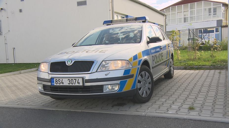 Policie dopadla podezřelého z vraždy izraelského podnikatele. Šíří se spekulace
