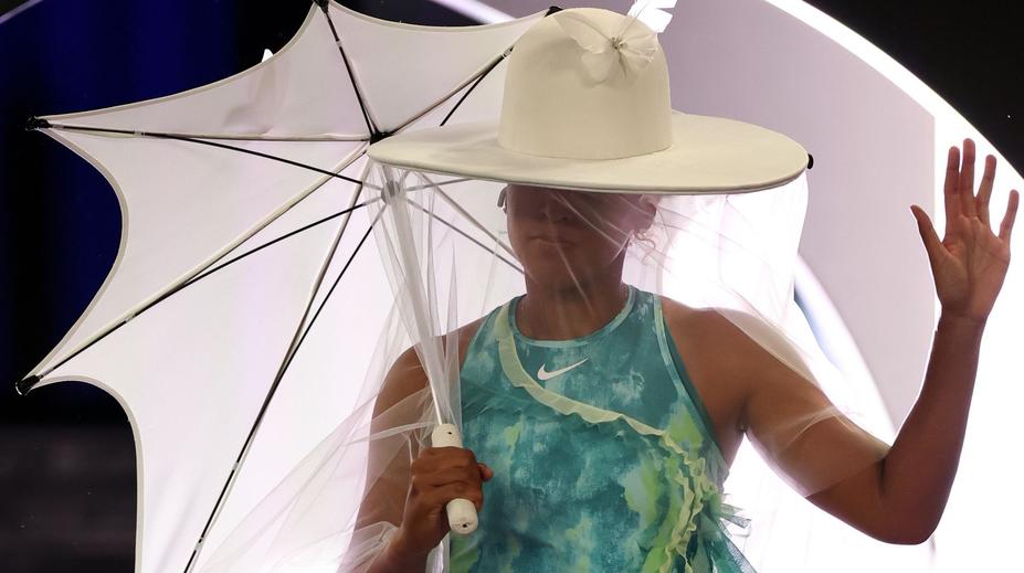 INTERNET ŘEŠÍ: Bláznivý outfit tenistky a Alcaraz jako hotelový portýr