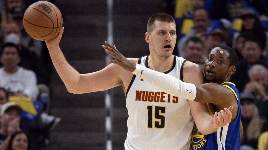 Skvělý Jokič. V NBA už potřetí za sebou zaznamenal triple double