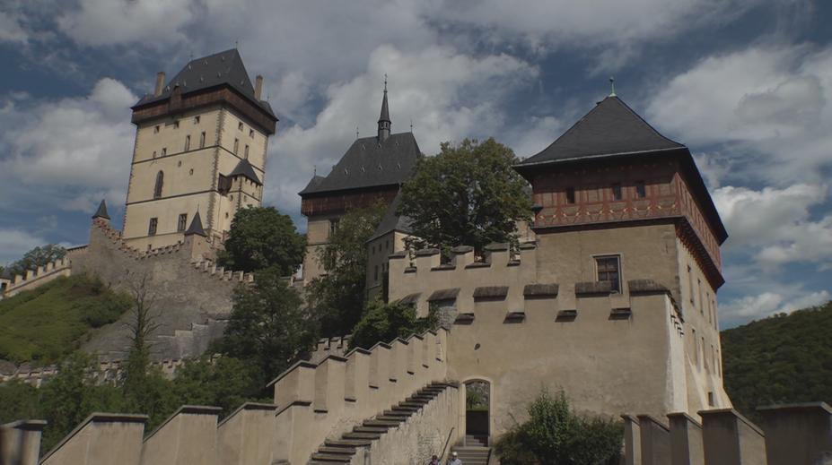 Státní hrady hlásí na vstup zdarma plnou kapacitu. S lístky kšeftují překupníci