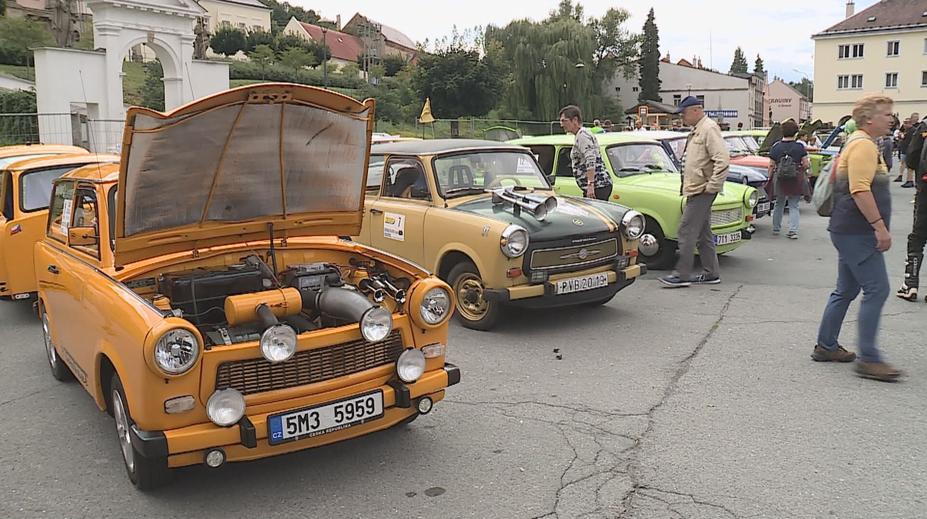 Do Fulneku se sjeli fandové trabantů. Předvedli i originální úpravy