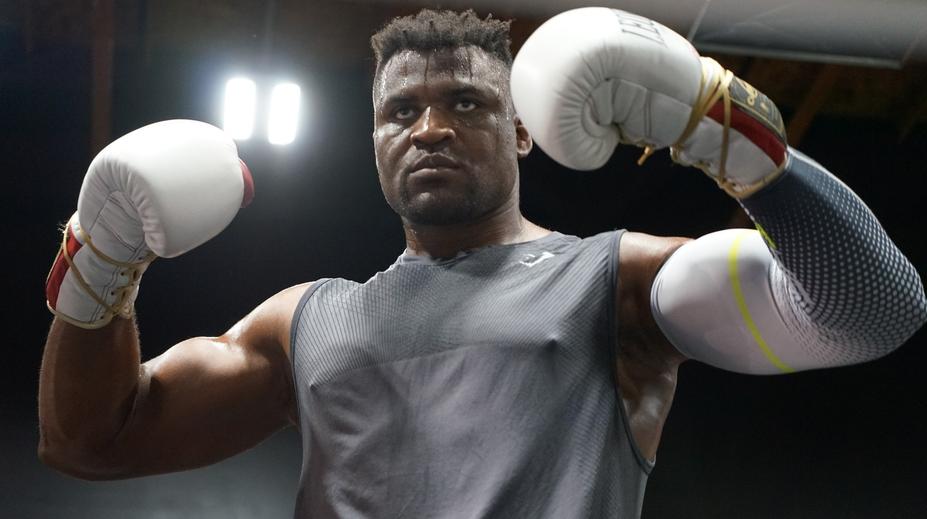 Tragédie bývalého šampiona UFC. Měl zavinit nehodu, při které zemřela dívka