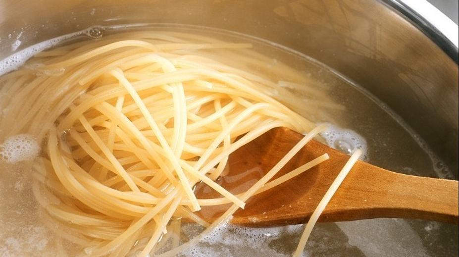 Vodu z těstovin nevylévejte. Je nenahraditelnou ingrediencí