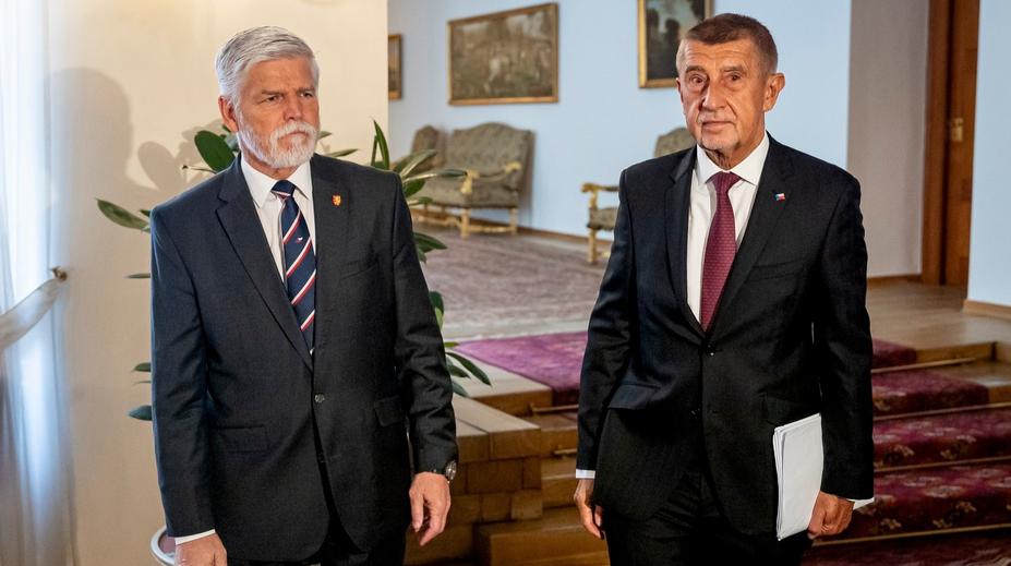 Erdogan dal Babišovi a Pavlovi revolvery s ostrými náboji. Odvezli si je do Česka