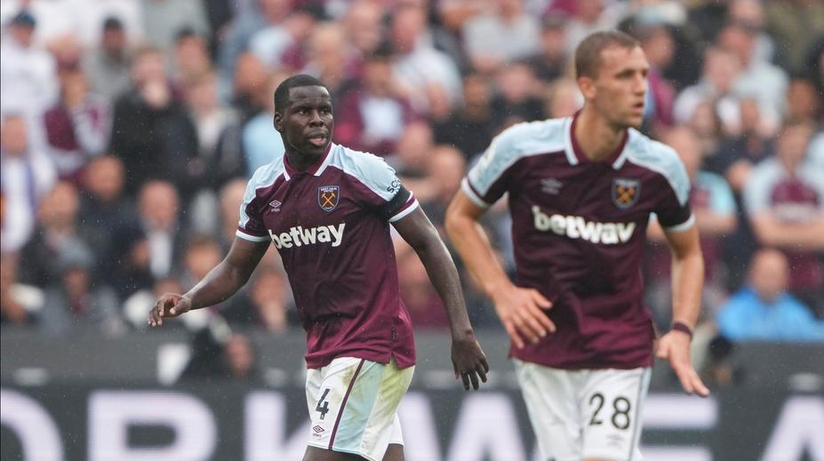 Rodinu Součkova spoluhráče přepadli. West Ham nabízí 700 tisíc za informace